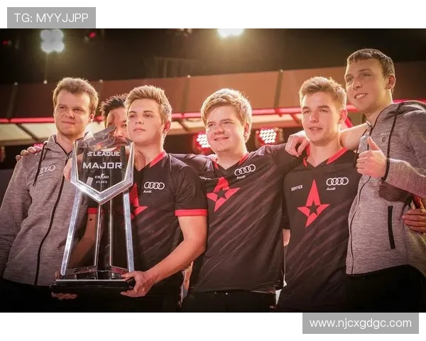 CSGO战术解析：深入探讨JDG中路突破的策略与执行