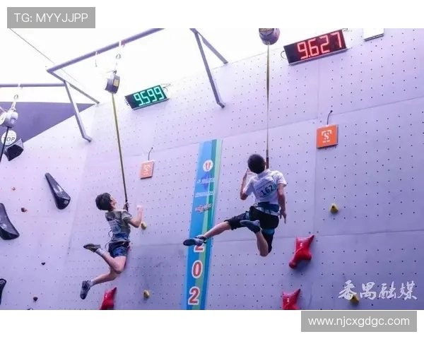南京攀岩队在极限运动世界杯中的团队协作表现精彩点评与分析