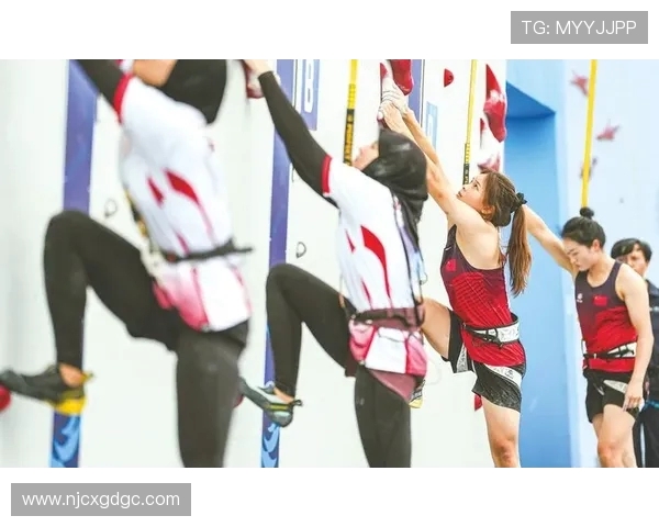 成都攀岩队防守策略解析与攀岩热点的深度探讨