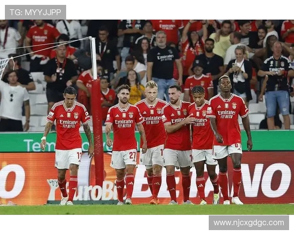 英甲焦点战役布莱克迎战布拉德争夺关键积分