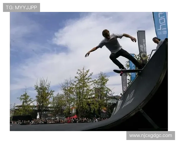 重庆街舞队在极限运动联赛中的逆袭之旅与梦想追逐的精彩瞬间