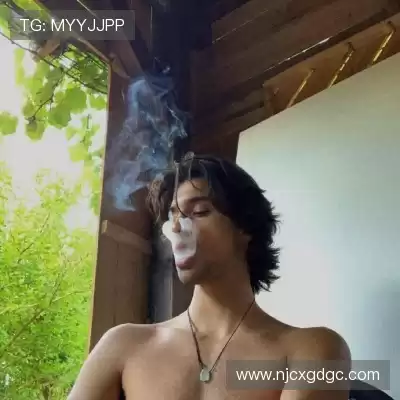 石珺胡